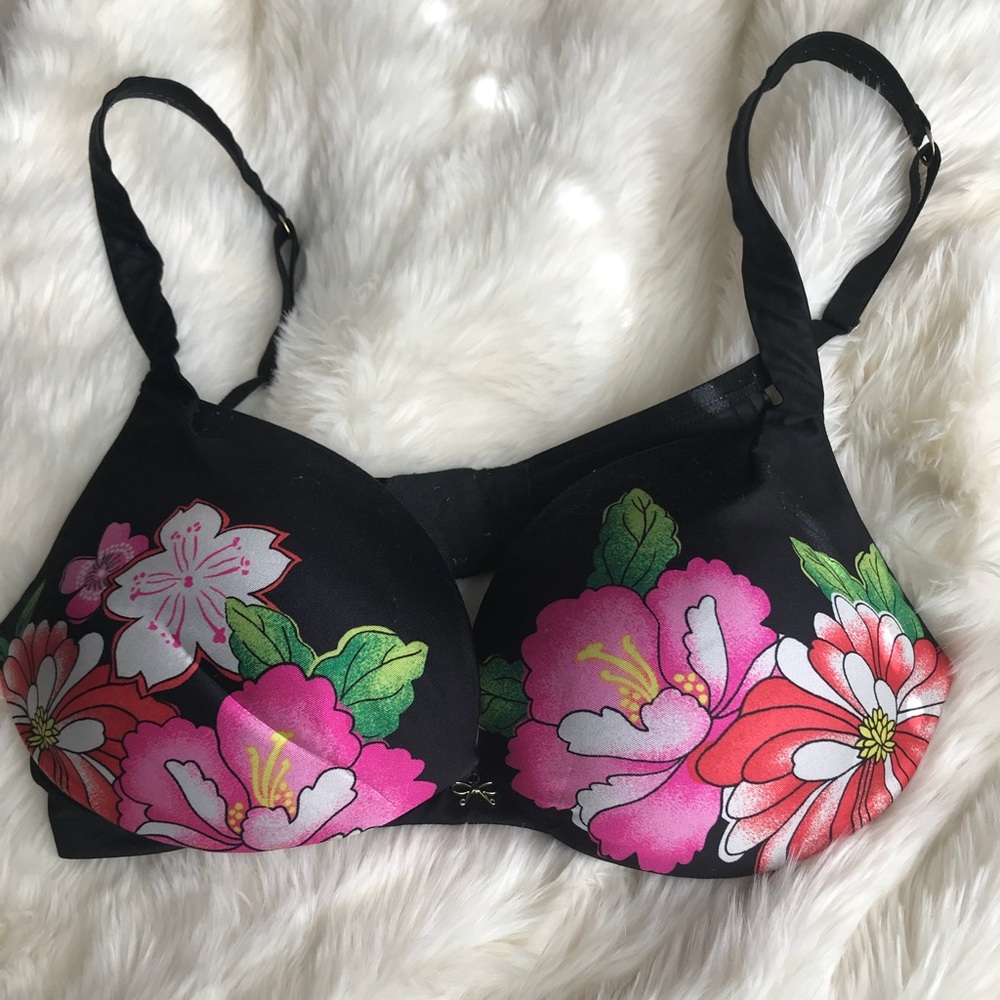 Victoria’s Secret Plunge Bra